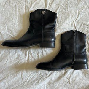 FRYE Melissa Button Short Zip Ankle Boots Booties Black Womens Size 8